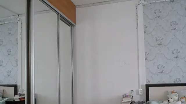 Snapshot of Popppka chatting on 03/05/26, 12:01 Popppka online show from 03/05/26, 12:01