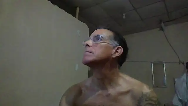 Snapshot of CaptainFox chatting on 06/01/26, 11:17 CaptainFox online show from 06/01/26, 11:17