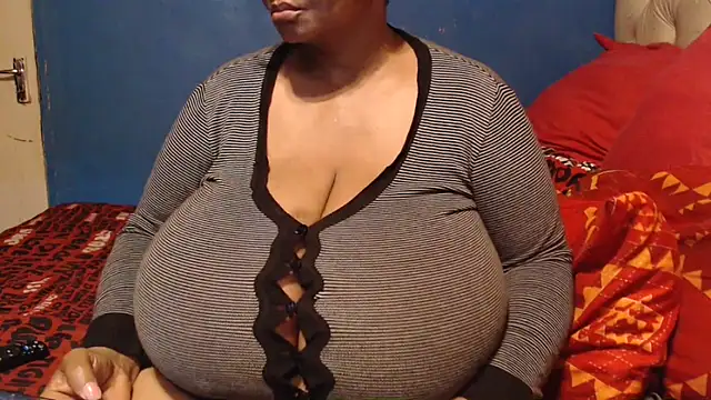 CUTEFIRMMELONSS online show from 11/08/25, 07:56