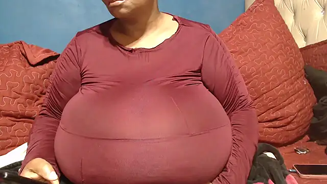 CUTEFIRMMELONSS online show from 05/02/26, 03:22