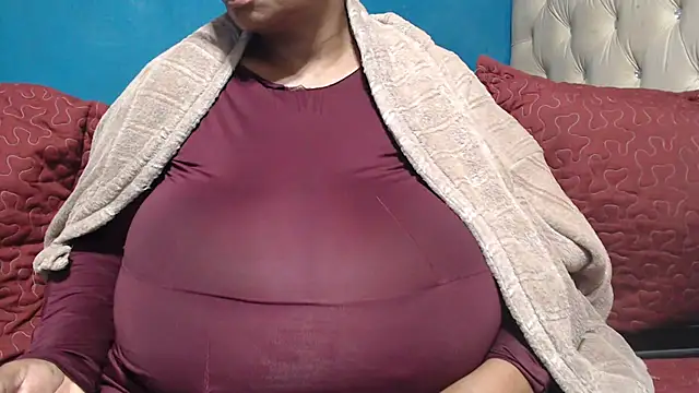 Snapshot of CUTEFIRMMELONSS chatting on 05/24/26, 05:23 CUTEFIRMMELONSS online show from 05/24/26, 05:23