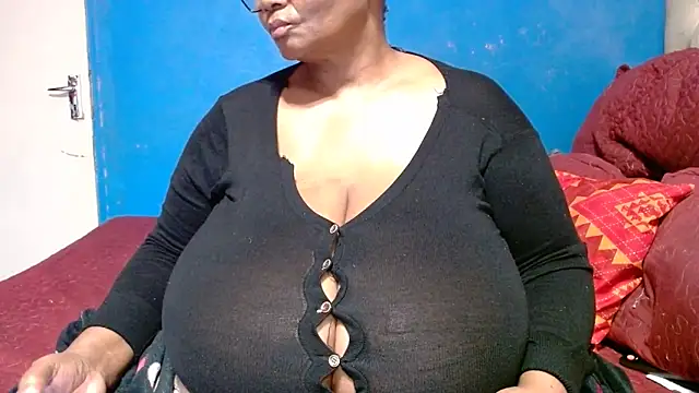 Snapshot of CUTEFIRMMELONSS chatting on 06/05/26, 01:28 CUTEFIRMMELONSS online show from 06/05/26, 01:28
