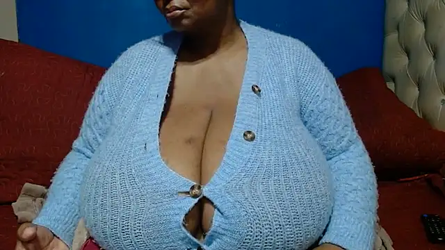 Snapshot of CUTEFIRMMELONSS chatting on 06/11/26, 09:35 CUTEFIRMMELONSS online show from 06/11/26, 09:35