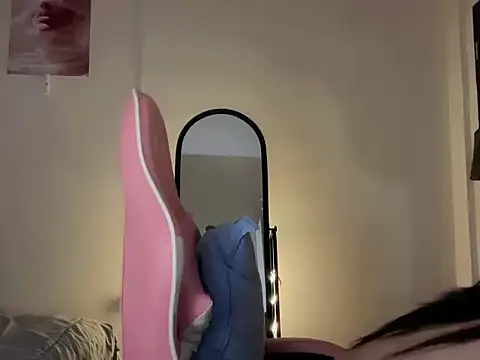 ehotlovea  online show from 06/23/26, 05:22