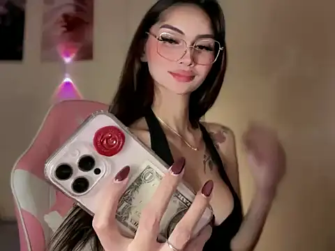 ehotlovea  online show from 06/25/26, 04:55