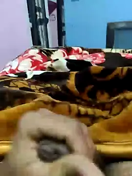 Snapshot of Deshilund9 chatting on 01/02/25, 03:26 Deshilund9 online show from 01/02/25, 03:26