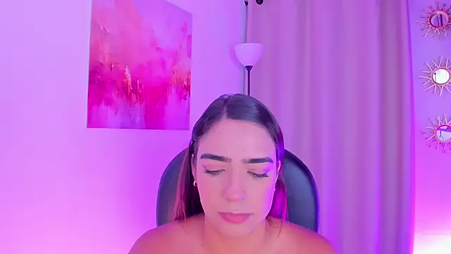 Snapshot of MariamRivera_ chatting on 03/02/26, 12:57 MariamRivera online show from 03/02/26, 12:57