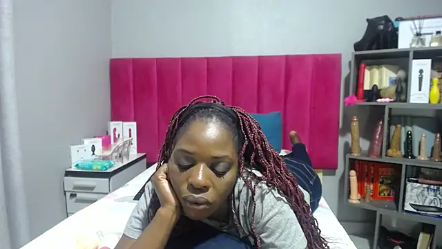 Snapshot of Shaniko89 chatting on 11/02/25, 06:43 Shaniko89 online show from 11/02/25, 06:43