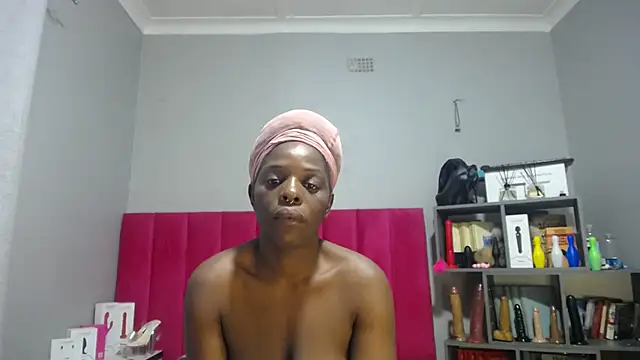 Snapshot of Shaniko89 chatting on 11/06/25, 06:14 Shaniko89 online show from 11/06/25, 06:14