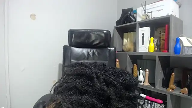 Snapshot of Shaniko89 chatting on 11/15/25, 12:56 Shaniko89 online show from 11/15/25, 12:56