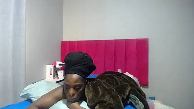 Snapshot of Shaniko89 chatting on 12/05/25, 05:49 Shaniko89 online show from 12/05/25, 05:49