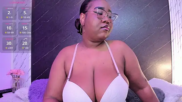 Snapshot of Darnellqueen chatting on 04/08/26, 04:01 Darnellqueen online show from 04/08/26, 04:01