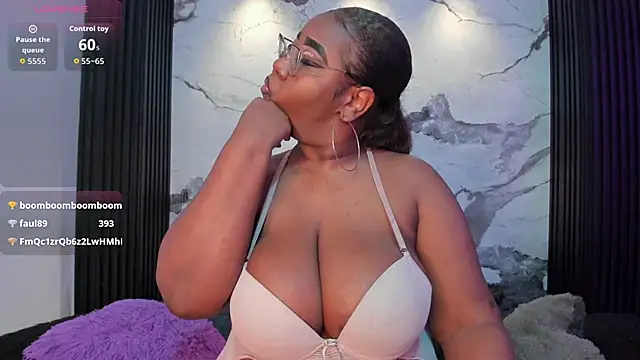 Snapshot of Darnellqueen chatting on 05/01/26, 06:01 Darnellqueen online show from 05/01/26, 06:01