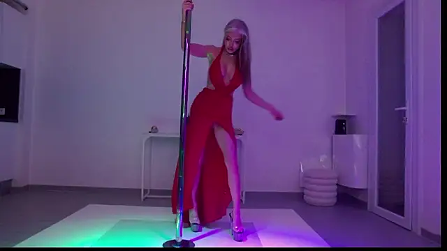 Snapshot of Bella_Twine chatting on 03/06/26, 07:54 Bella Twine online show from 03/06/26, 07:54