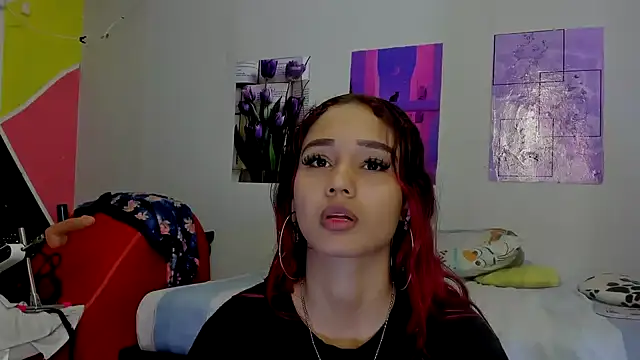 MarianaManzur online show from 01/30/25, 02:04