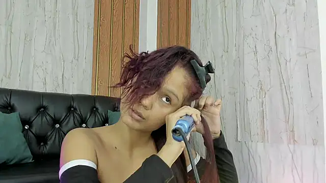 MarianaManzur online show from 11/13/25, 07:46