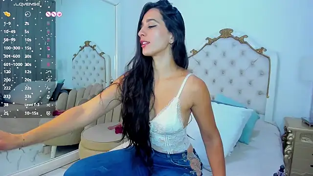 Snapshot of Valentina_Ross_ chatting on 01/24/25, 12:10 Valentina Ross online show from 01/24/25, 12:10