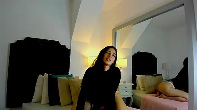 Snapshot of Valentina_Ross_ chatting on 05/02/26, 01:21 Valentina Ross online show from 05/02/26, 01:21