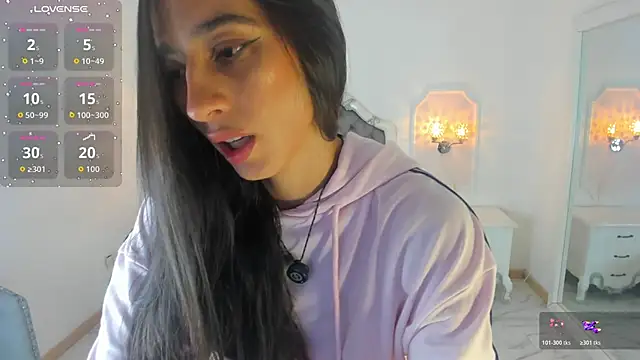 Snapshot of Valentina_Ross_ chatting on 05/09/26, 11:37 Valentina Ross online show from 05/09/26, 11:37