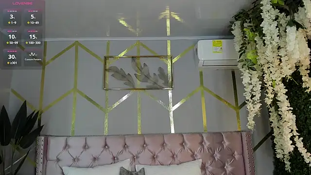 Snapshot of candy_beck chatting on 02/08/25, 06:44 candy beck online show from 02/08/25, 06:44