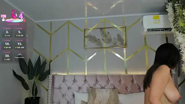 Snapshot of candy_beck chatting on 03/15/25, 04:32 candy beck online show from 03/15/25, 04:32