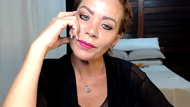 Snapshot of BarbaraDominatrix chatting on 06/12/26, 06:29 BarbaraDominatrix online show from 06/12/26, 06:29