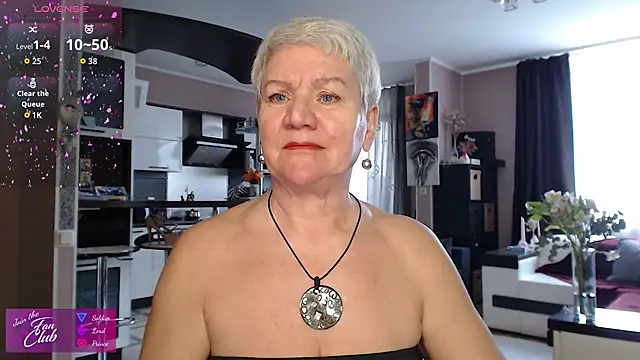 Snapshot of roxana_brooks chatting on 03/23/26, 02:21 roxana brooks online show from 03/23/26, 02:21