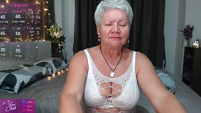 Snapshot of roxana_brooks chatting on 04/25/26, 02:14 roxana brooks online show from 04/25/26, 02:14