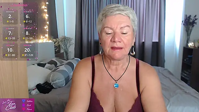 Snapshot of roxana_brooks chatting on 05/07/26, 02:28 roxana brooks online show from 05/07/26, 02:28