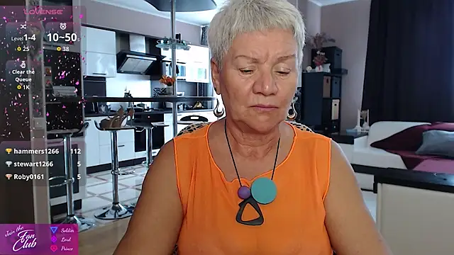 roxana brooks online show from 06/18/26, 01:15