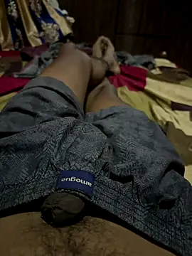 Snapshot of yo19boy chatting on 11/25/25, 08:58 yo19boy online show from 11/25/25, 08:58