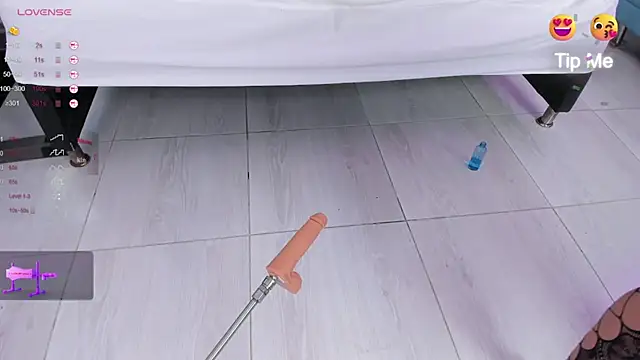 Isabella Daniell online show from 03/22/25, 06:54