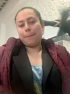 Snapshot of adriluna chatting on 09/13/25, 10:20 adriluna online show from 09/13/25, 10:20