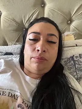 Karina Yang online show from 12/14/25, 12:32