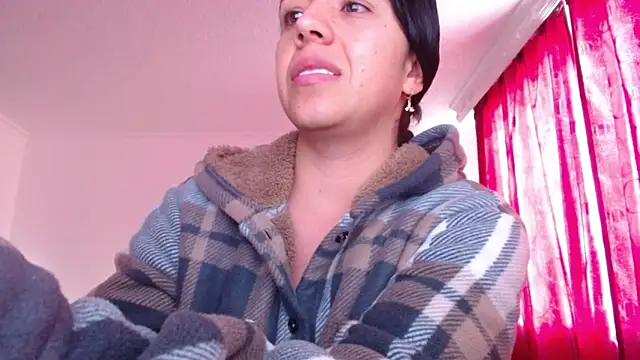 Snapshot of VALERY_MEER chatting on 06/10/26, 12:15 VALERY MEER online show from 06/10/26, 12:15