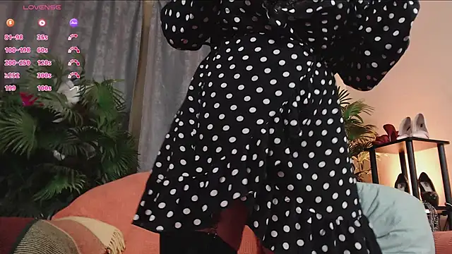 KarinaRoge online show from 02/18/25, 07:09