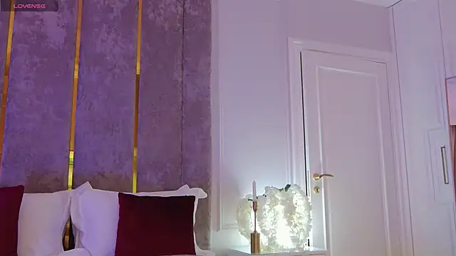 MilaDYstarlight online show from 03/22/25, 11:42