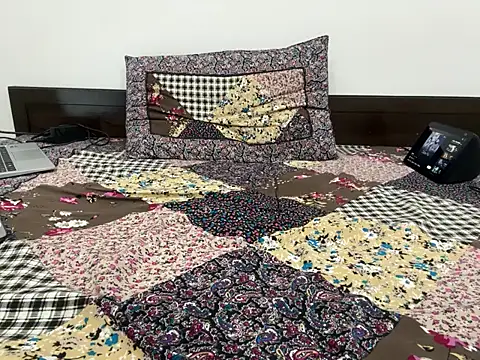 Snapshot of debu46 chatting on 10/16/25, 08:21 debu46 online show from 10/16/25, 08:21