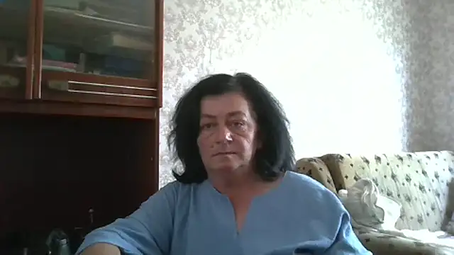 Snapshot of GypsiQueen2 chatting on 06/27/26, 12:22 GypsiQueen2 online show from 06/27/26, 12:22