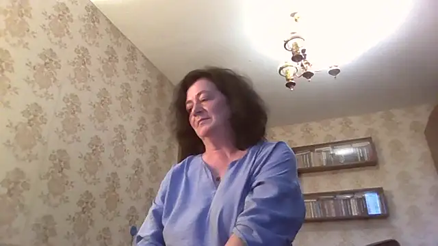 Snapshot of GypsiQueen2 chatting on 07/07/26, 04:55 GypsiQueen2 online show from 07/07/26, 04:55