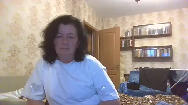 Snapshot of GypsiQueen2 chatting on 07/12/26, 06:32 GypsiQueen2 online show from 07/12/26, 06:32