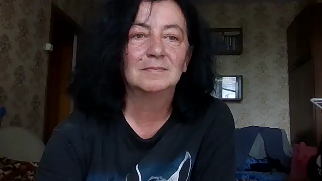 Snapshot of GypsiQueen2 chatting on 07/15/26, 11:26 GypsiQueen2 online show from 07/15/26, 11:26