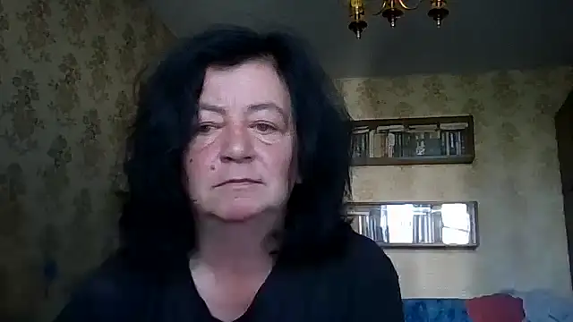 Snapshot of GypsiQueen2 chatting on 07/16/26, 06:19 GypsiQueen2 online show from 07/16/26, 06:19