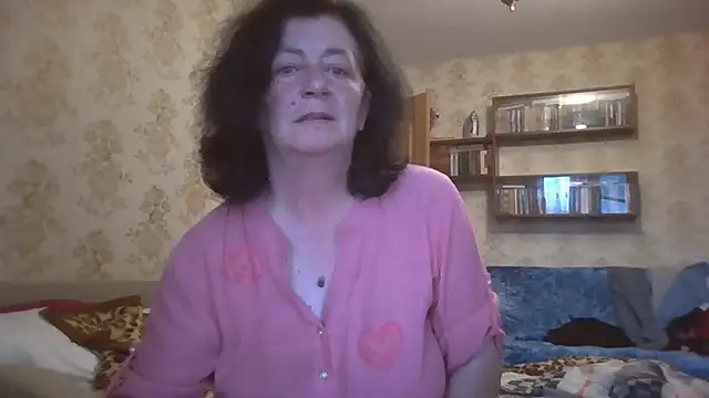 Snapshot of GypsiQueen2 chatting on 07/16/26, 06:25 GypsiQueen2 online show from 07/16/26, 06:25