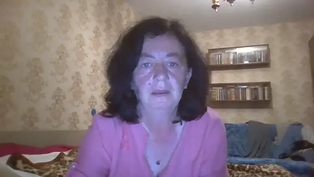 Snapshot of GypsiQueen2 chatting on 07/18/26, 08:01 GypsiQueen2 online show from 07/18/26, 08:01