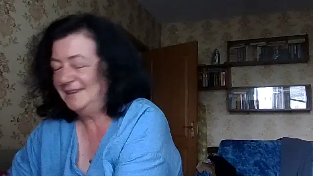 Snapshot of GypsiQueen2 chatting on 07/19/26, 08:07 GypsiQueen2 online show from 07/19/26, 08:07