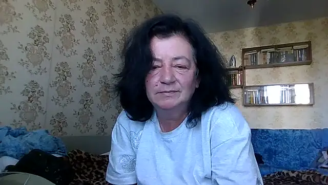 Snapshot of GypsiQueen2 chatting on 07/26/26, 06:54 GypsiQueen2 online show from 07/26/26, 06:54
