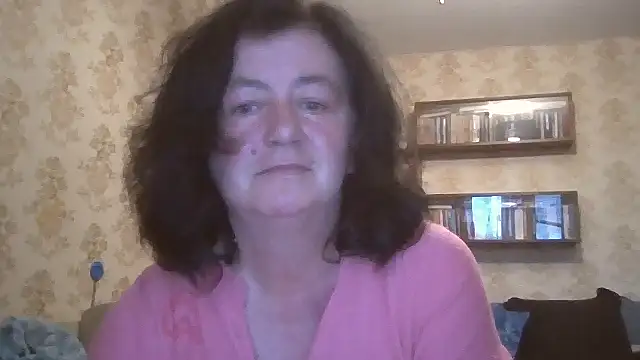 Snapshot of GypsiQueen2 chatting on 07/27/26, 04:03 GypsiQueen2 online show from 07/27/26, 04:03
