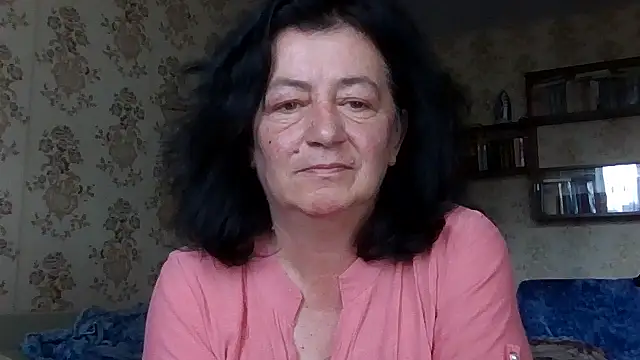 Snapshot of GypsiQueen2 chatting on 07/28/26, 12:48 GypsiQueen2 online show from 07/28/26, 12:48