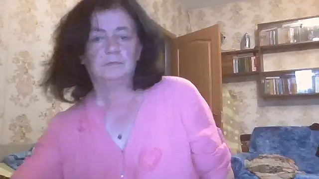 Snapshot of GypsiQueen2 chatting on 07/28/26, 06:20 GypsiQueen2 online show from 07/28/26, 06:20